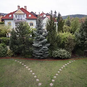 Korda Hotel